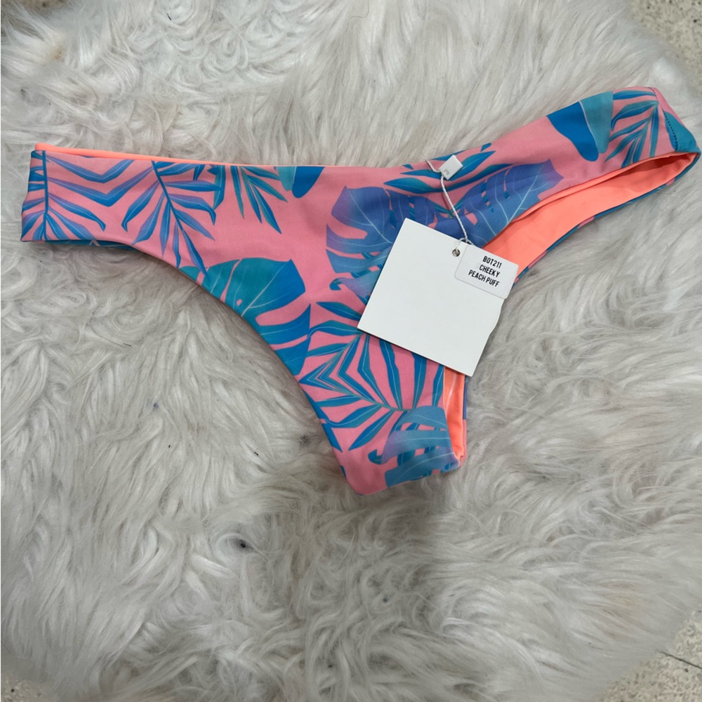 NWT Kulani kinis cheeky peach puff bottom in S